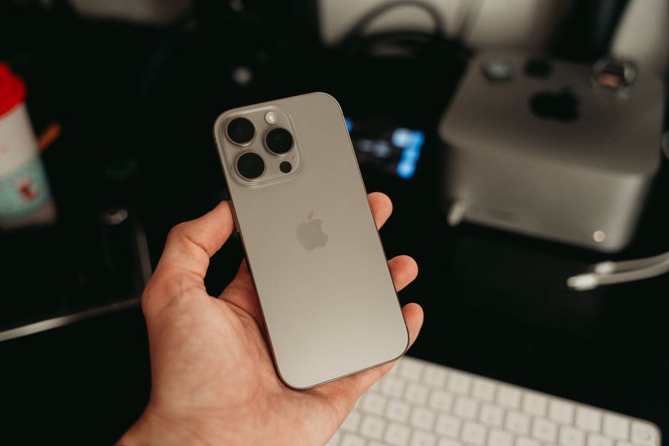 Apple iPhone 18 Pro: Certificazione dell’Autenticità delle Foto con Crittografia Quantistica